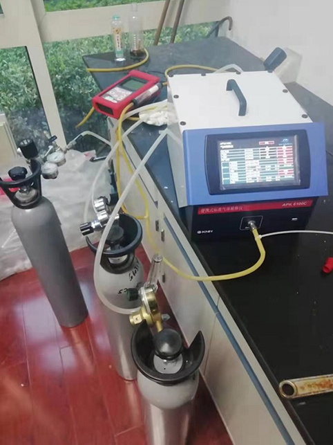 蘇州環(huán)境監(jiān)測站便攜式氣體稀釋儀現(xiàn)場測試